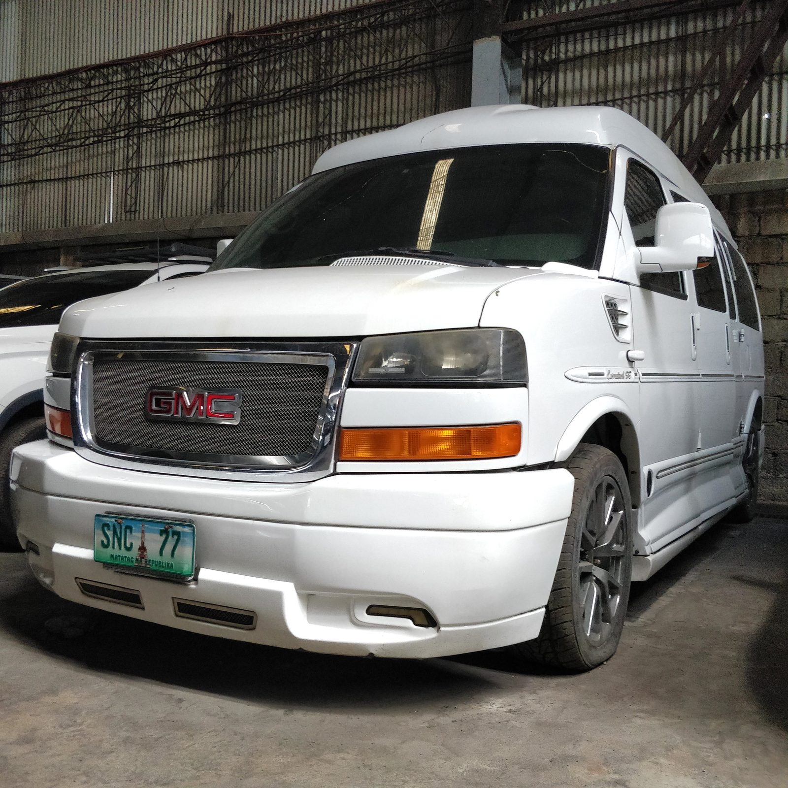 2013 GMC Savana Explorer Limited SE, A/T, GAS	74T photo 3