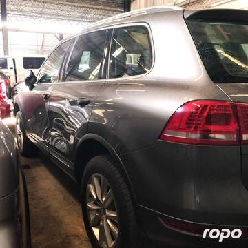 2014 Volkswagen Touareg 3.0 TDI V6, A/T, DSL 57T photo 4