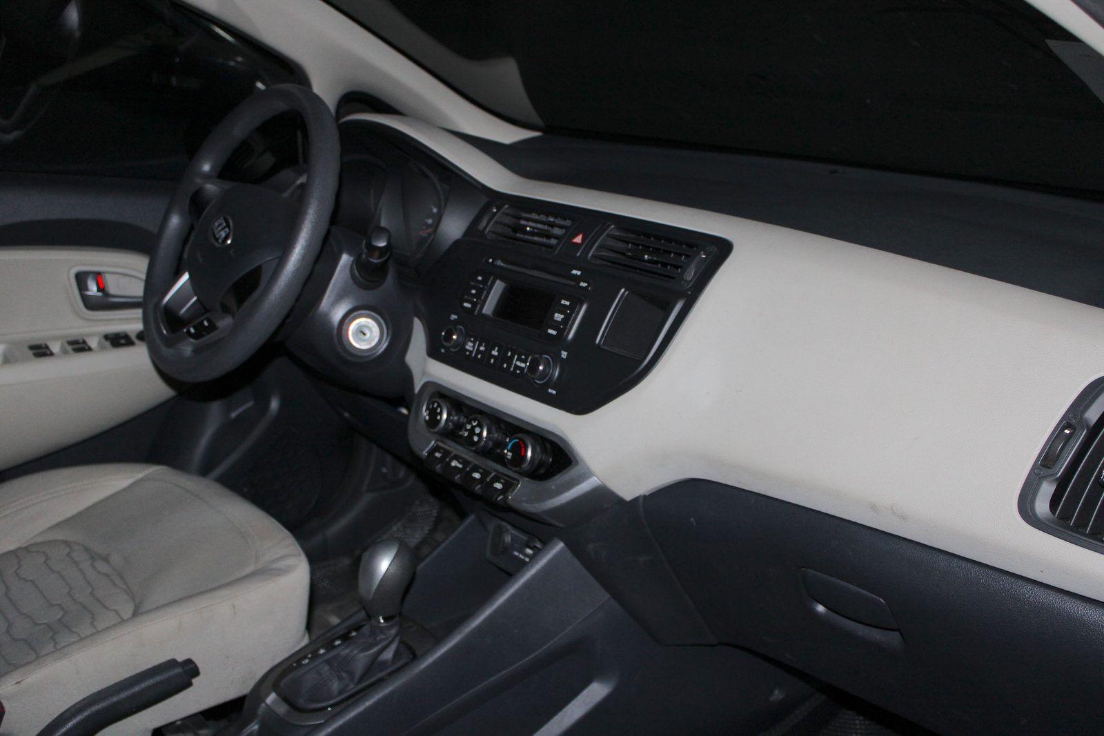 2015 KIA - RIO, M/T GAS, 49T photo 6