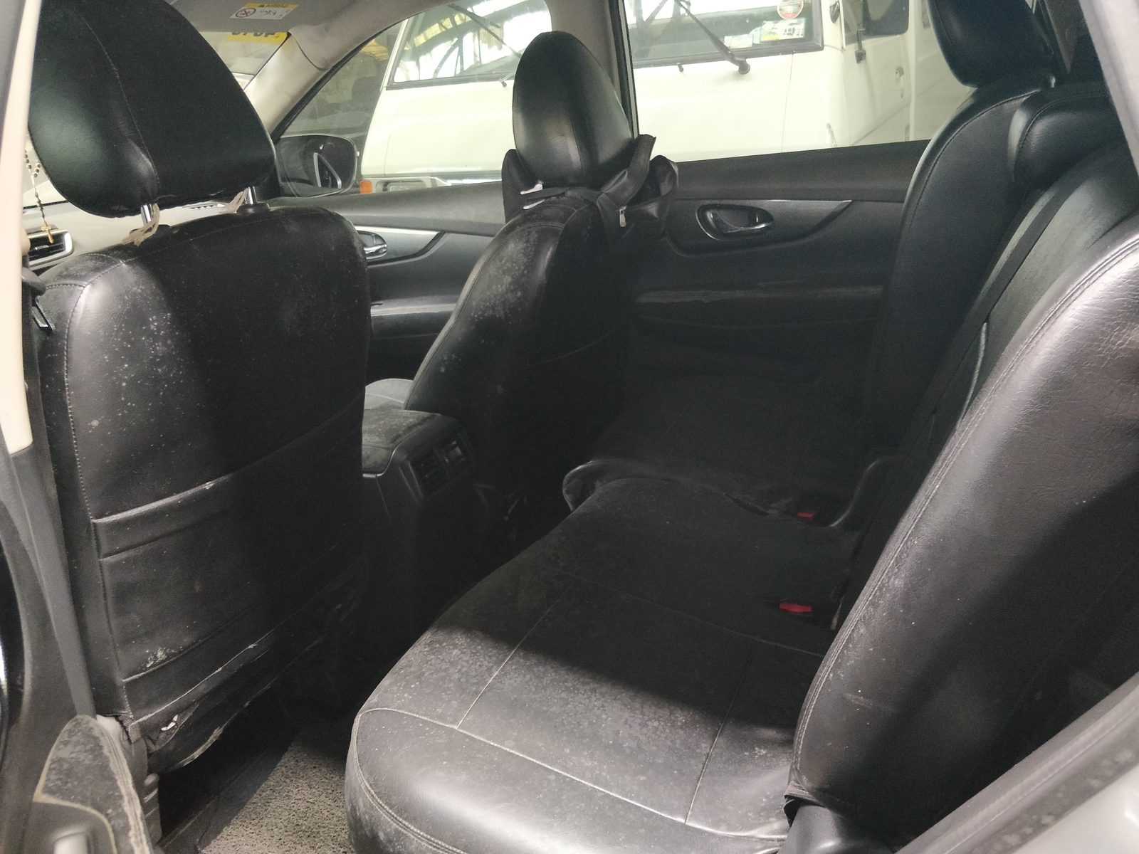2015 Nissan X-Trail 4x2 CVT, A/T, GAS 118T photo 7