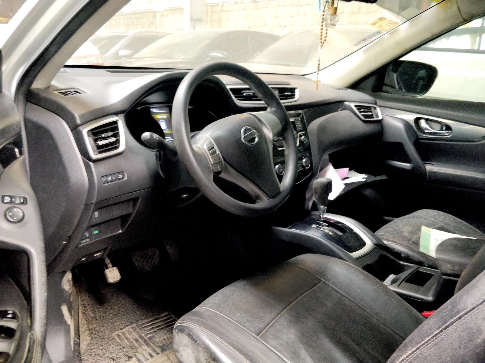 2015 Nissan X-Trail 4x2 CVT, A/T, GAS 118T photo 8