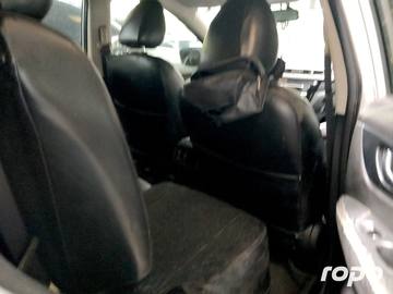 2015 Nissan X-Trail 4x2 CVT, A/T, GAS 118T photo 9