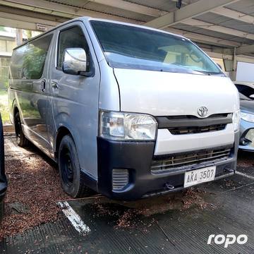 2015 Toyota Hiace Commuter 2.5L, M/T, DSL 53T photo 2