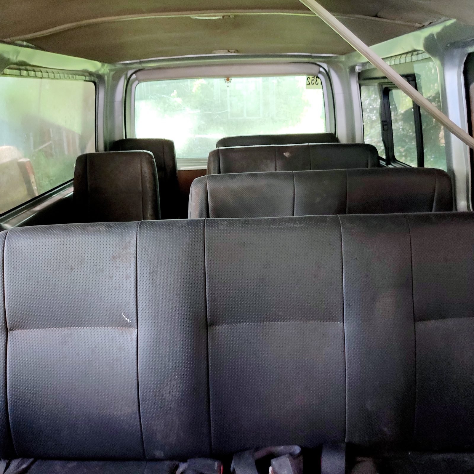 2015 Toyota Hiace Commuter 2.5L, M/T, DSL 53T photo 5