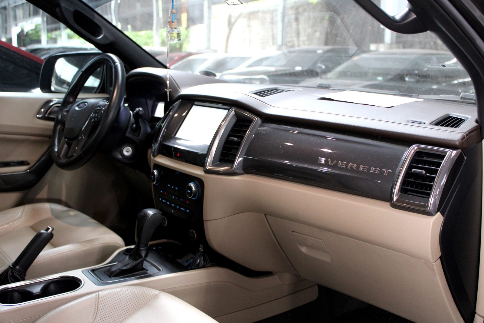 2016 Ford Everest Titanium 4x2 2.2L, AT, DSL 106T photo 8