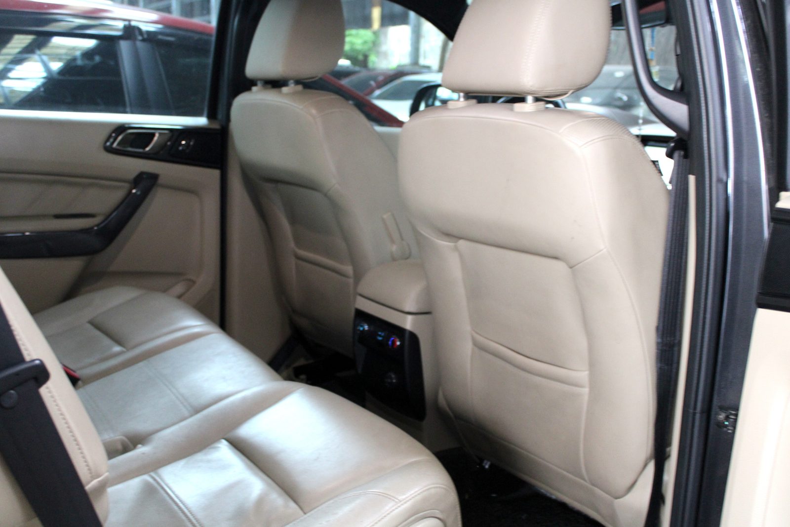 2016 Ford Everest Titanium 4x2 2.2L, AT, DSL 106T photo 9