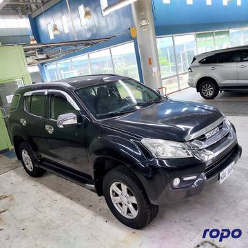 2016 Isuzu MU-X LS-A 4x2 3.0, A/T, DSL - upgraded 97T photo 4