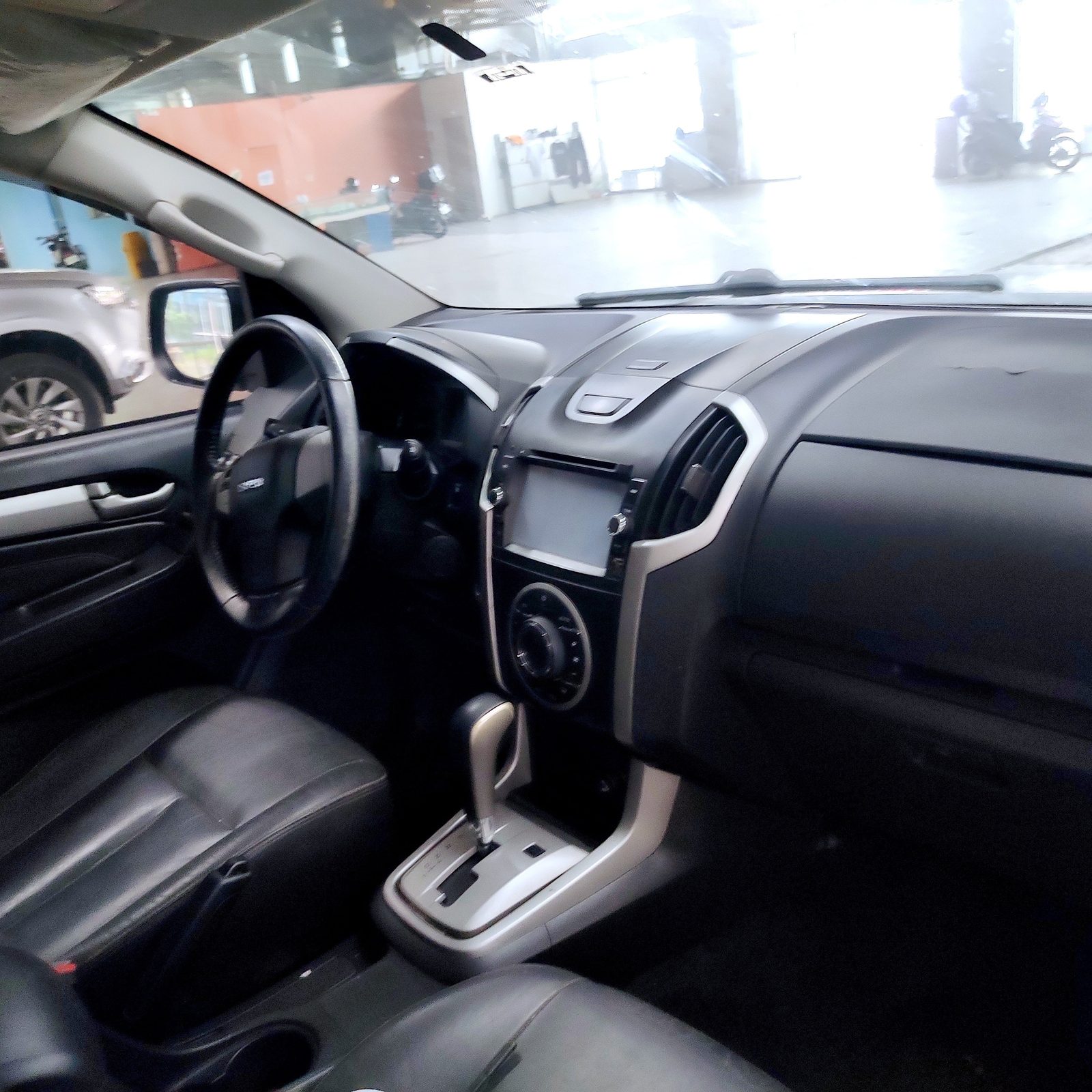 2016 Isuzu MU-X LS-A 4x2 3.0, A/T, DSL - upgraded 97T photo 12