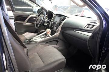 2016 Mitsubishi Montero Sport, A/T, Diesel, 90T photo 13