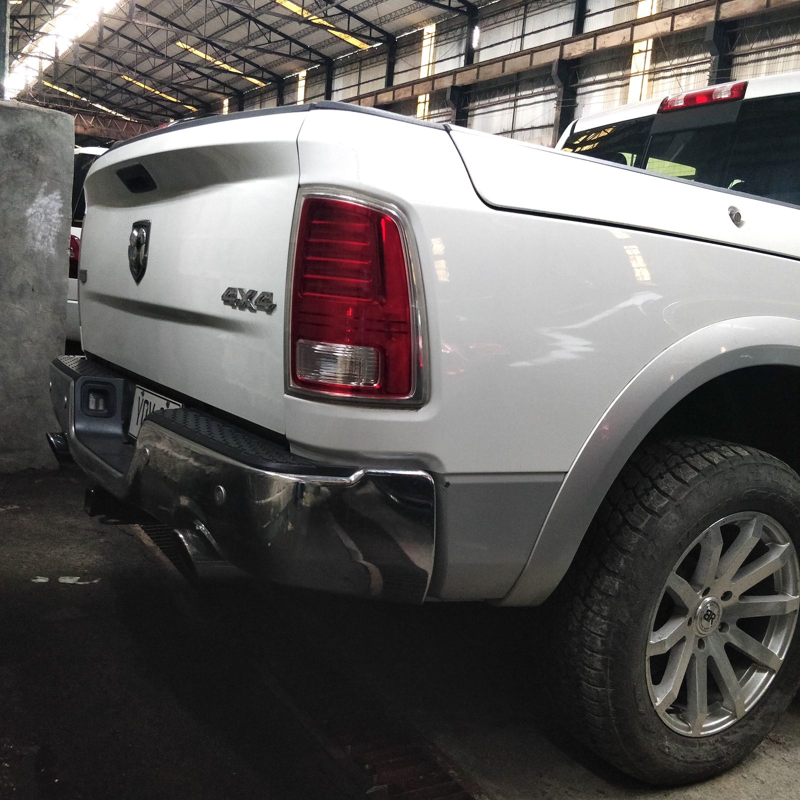 2017 Dodge Ram 1500 Laramie 5.7L V8 Hemi 4x4, AT, GAS 44T photo 14