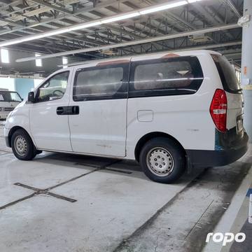 2017 Hyundai Grand Starex 2.5 GL 2 Str, M/T, DSL 156T photo 5