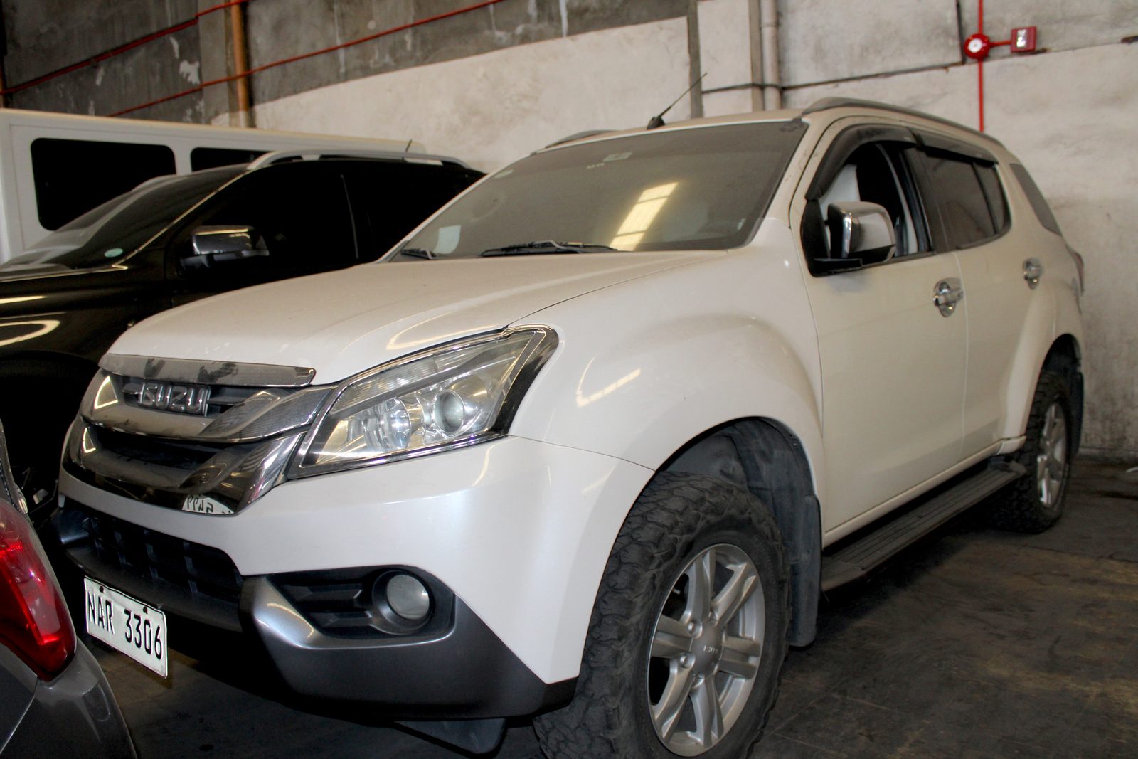 2017 ISUZU - MU-X, M/T, DSL, 156T photo 3