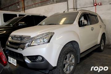2017 ISUZU - MU-X, M/T, DSL, 156T photo 3