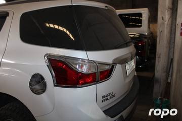 2017 ISUZU - MU-X, M/T, DSL, 156T photo 8