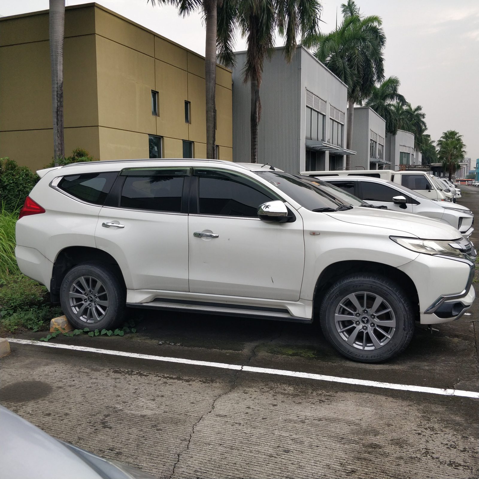 2017 Mitsubishi Montero Sport GLS 2WD 2.4 AT DSL 92T photo 5