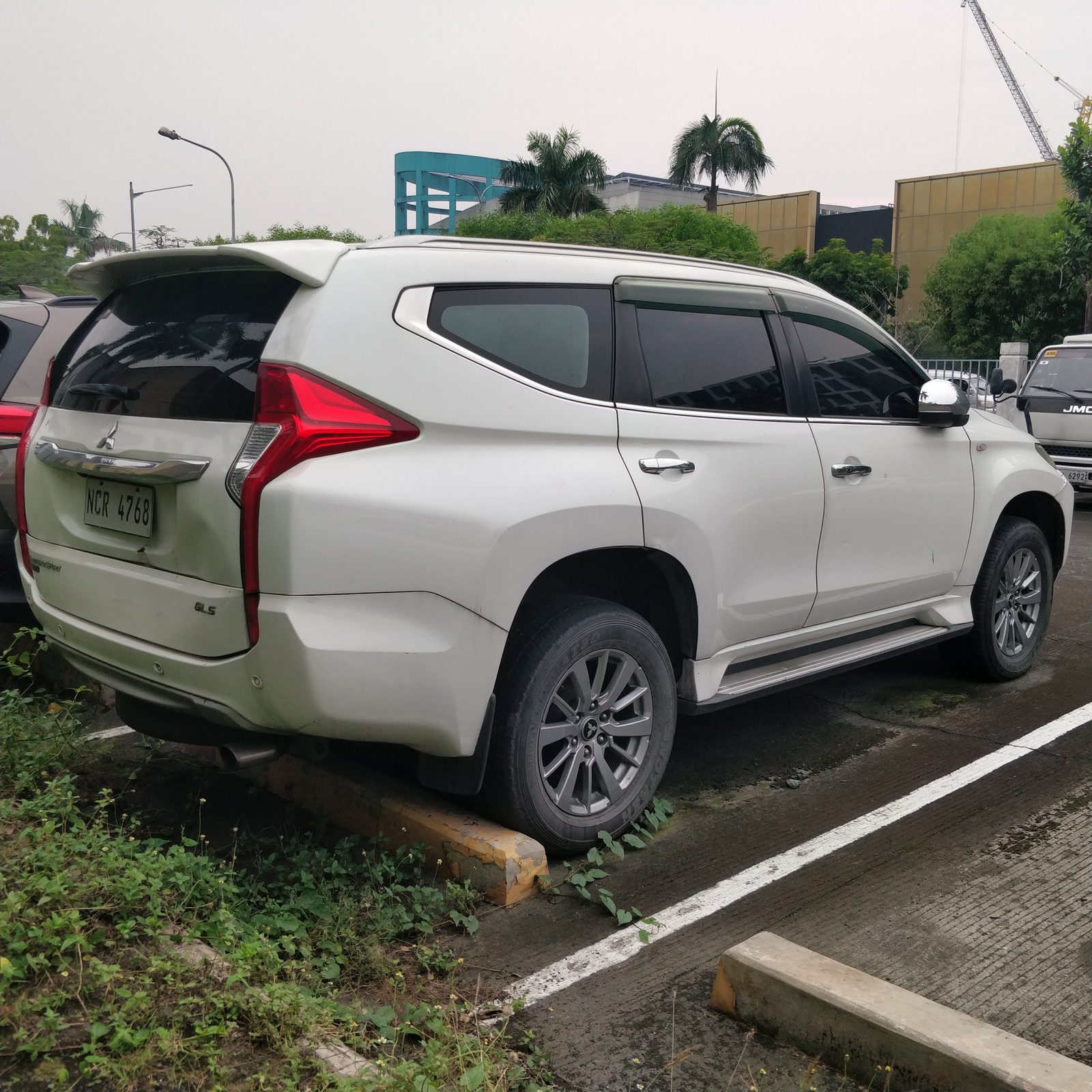 2017 Mitsubishi Montero Sport GLS 2WD 2.4 AT DSL 92T photo 6