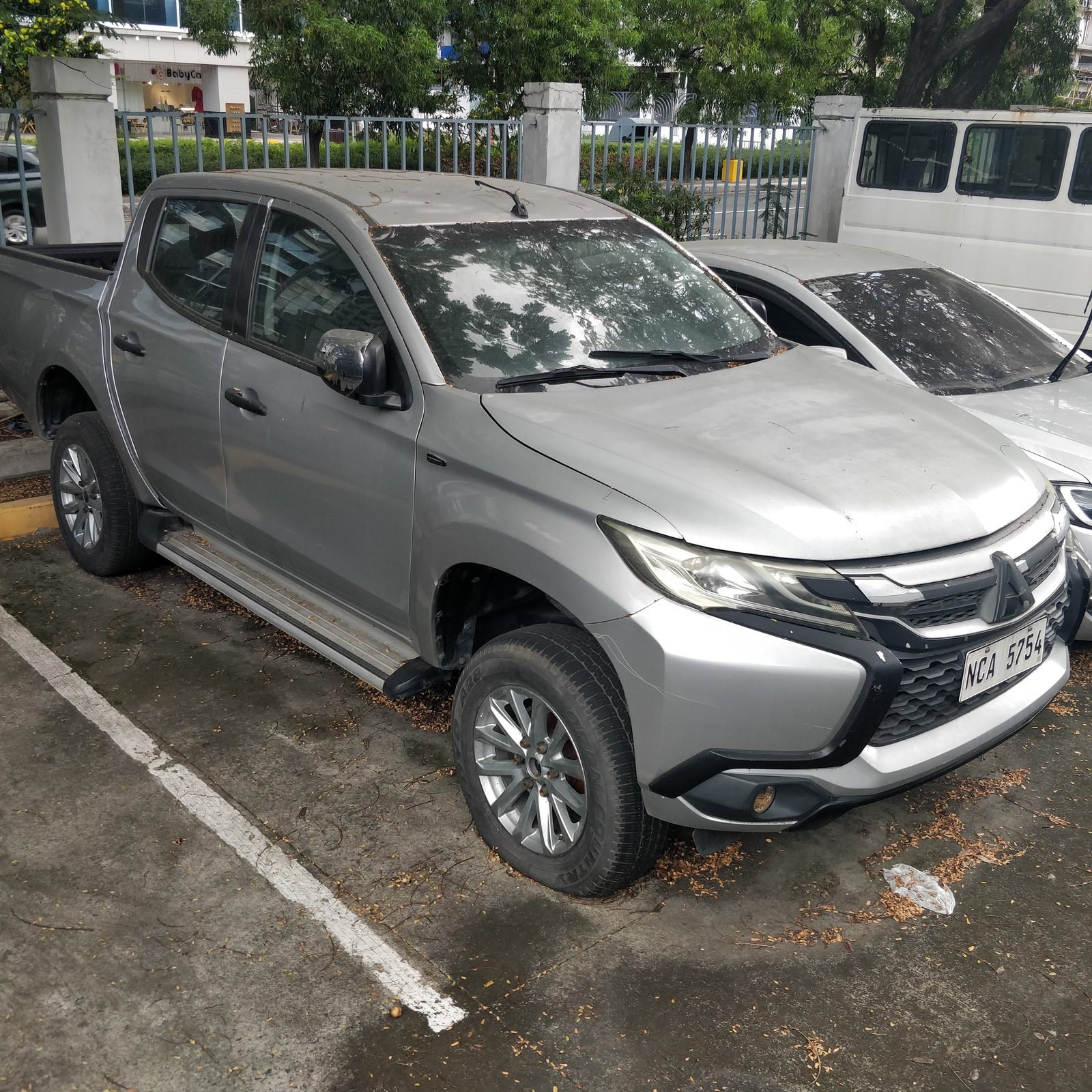 2017 Mitsubishi Strada GLS 2WD, MT, DSL 68T photo 2