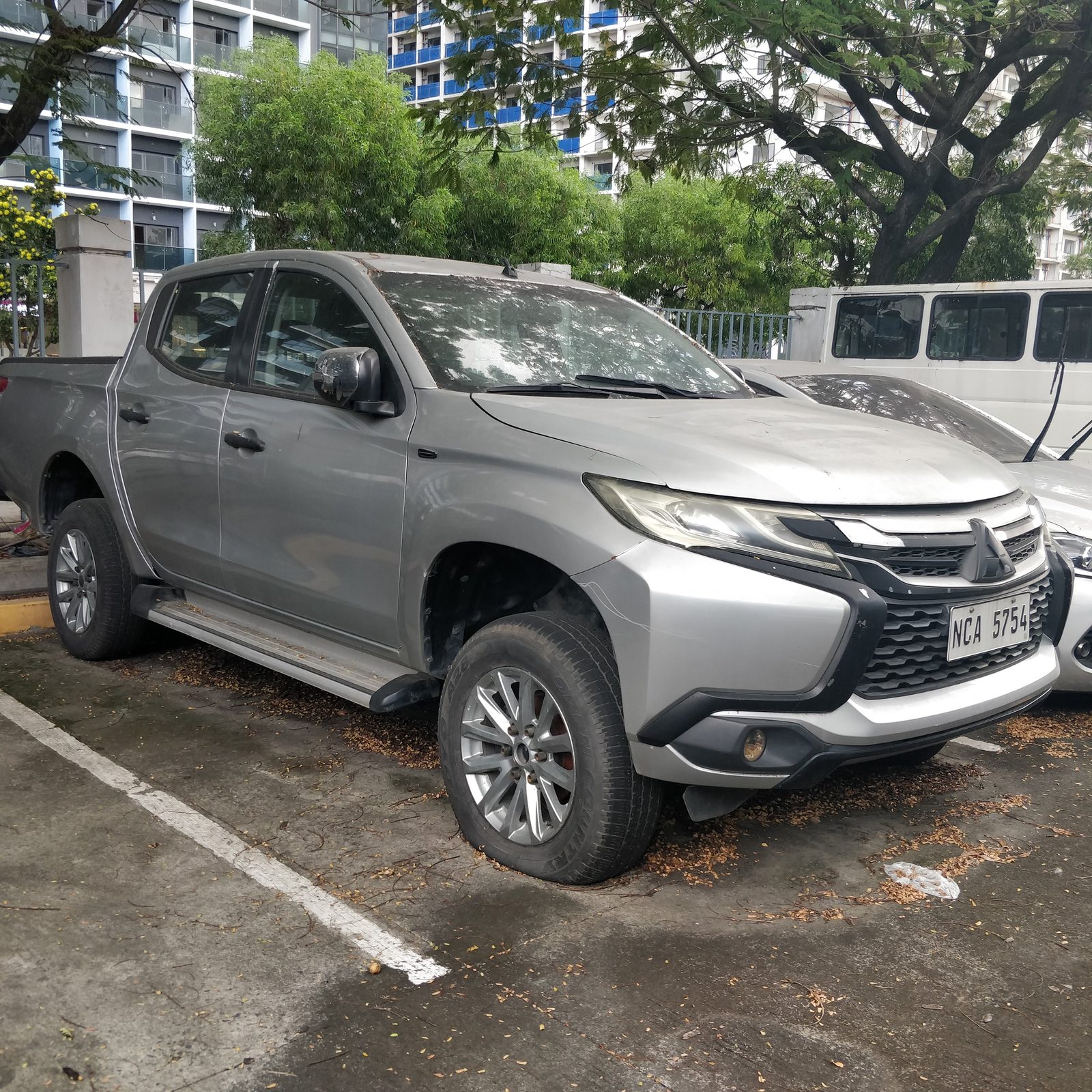 2017 Mitsubishi Strada GLS 2WD, MT, DSL 68T photo 4