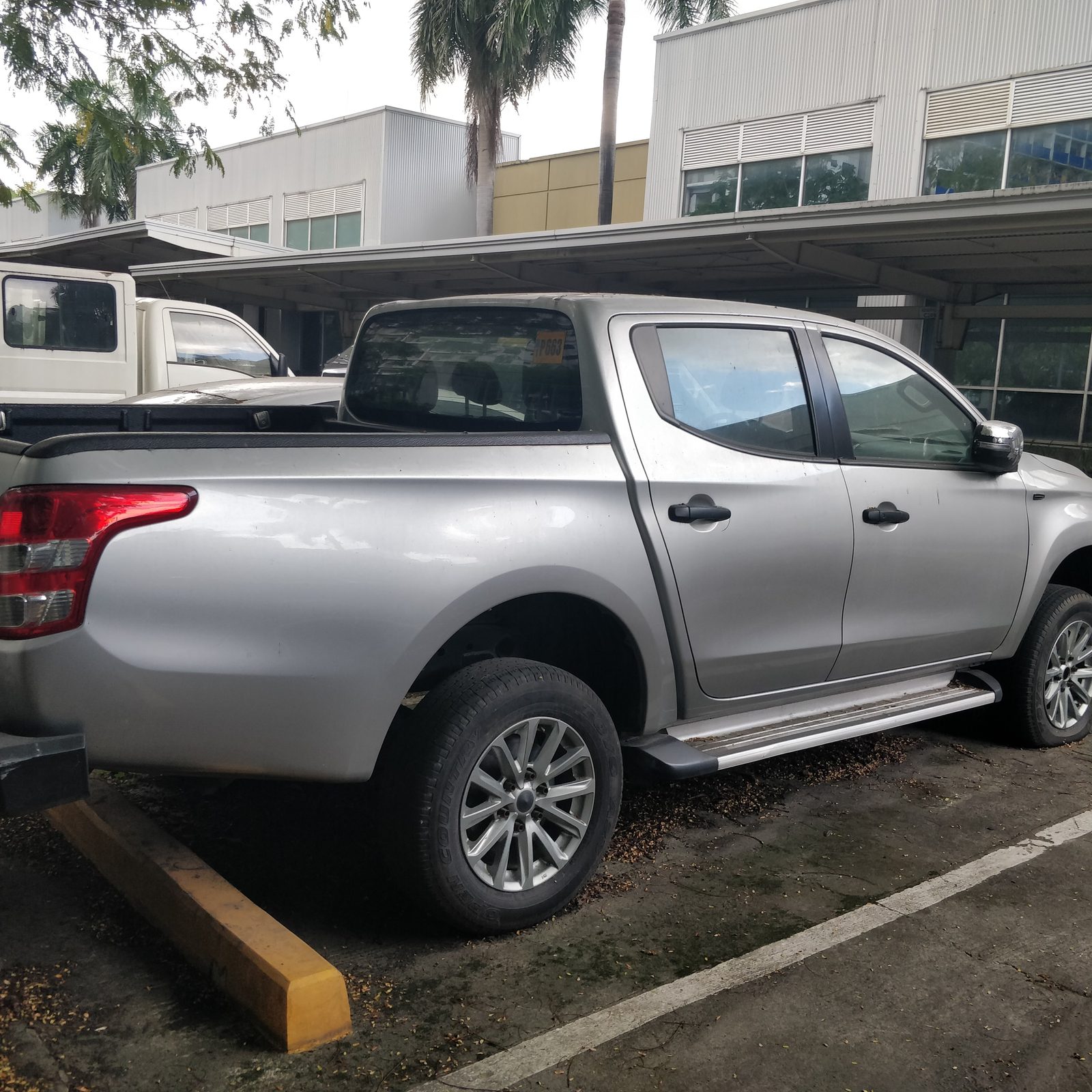 2017 Mitsubishi Strada GLS 2WD, MT, DSL 68T photo 5