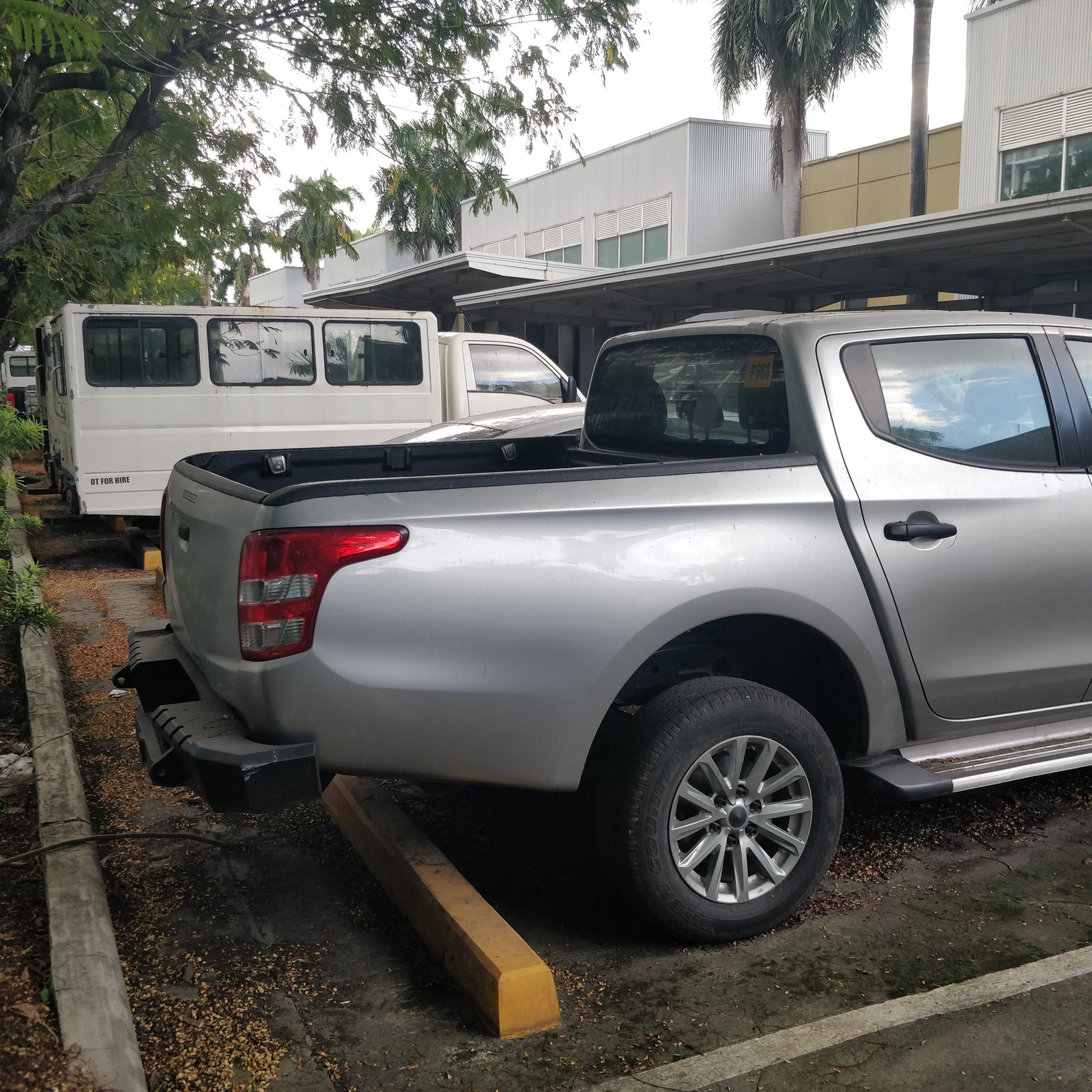 2017 Mitsubishi Strada GLS 2WD, MT, DSL 68T photo 6