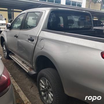 2017 Mitsubishi Strada GLS 2WD, MT, DSL 68T photo 7