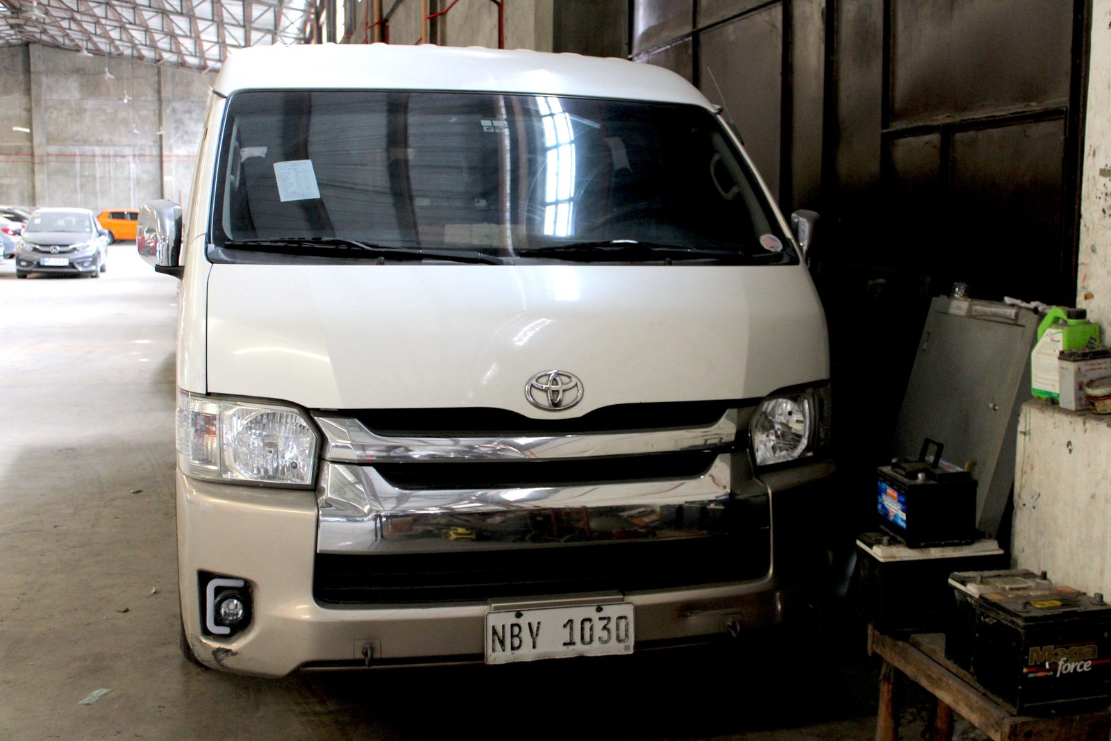 2017 Toyota Hi-Ace GL Grandia, M/T, Diesel, 301k photo 2