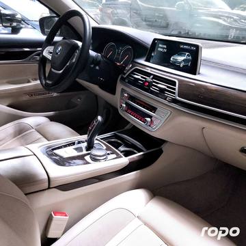 2018 BMW 740Li Limousine 3.0L, AT, Gas 44T photo 7