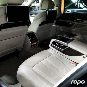 2018 BMW 740Li Limousine 3.0L, AT, Gas 44T photo 13