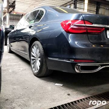 2018 BMW 740Li Limousine 3.0L, AT, Gas 44T photo 6