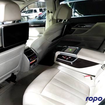 2018 BMW 740Li Limousine 3.0L, AT, Gas 44T photo 8