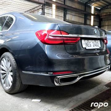 2018 BMW 740Li Limousine 3.0L, AT, Gas 44T photo 9