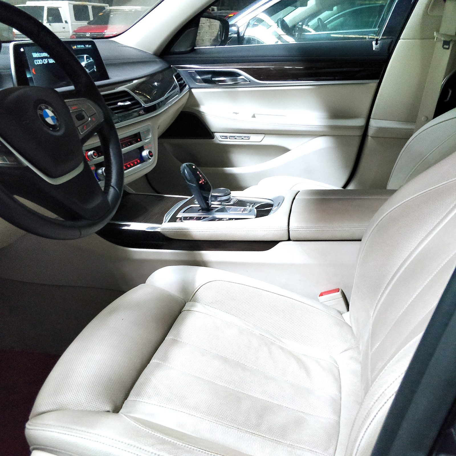 2018 BMW 740Li Limousine 3.0L, AT, Gas 44T photo 12