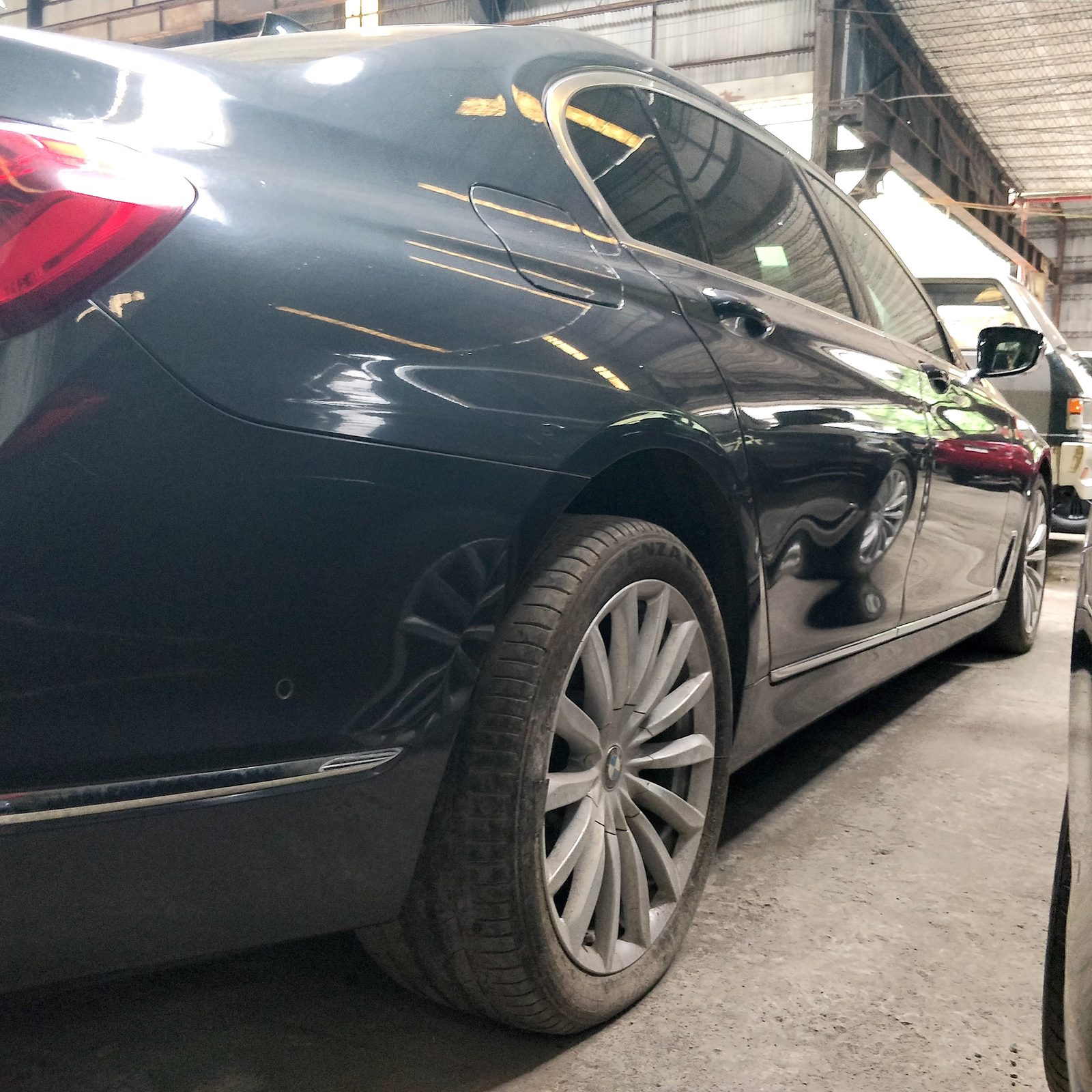 2018 BMW 740Li Limousine 3.0L, AT, Gas 44T photo 9