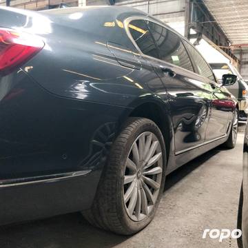 2018 BMW 740Li Limousine 3.0L, AT, Gas 44T photo 9