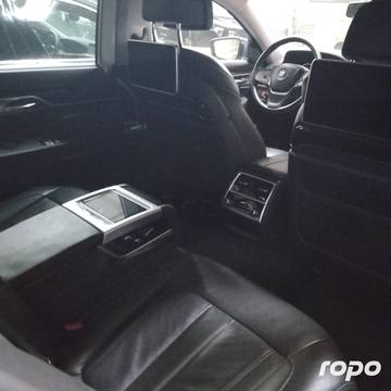 2018 BMW 740Li Limousine 3.0L, AT, Gas 44T photo 10