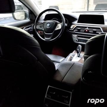 2018 BMW 740Li Limousine 3.0L, AT, Gas 44T photo 11