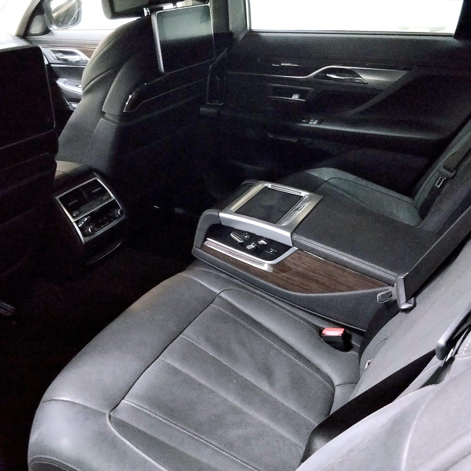 2018 BMW 740Li Limousine 3.0L, AT, Gas 47T photo 7