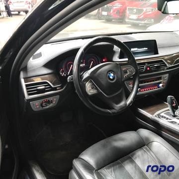 2018 BMW 740Li Limousine 3.0L, AT, Gas 47T photo 8