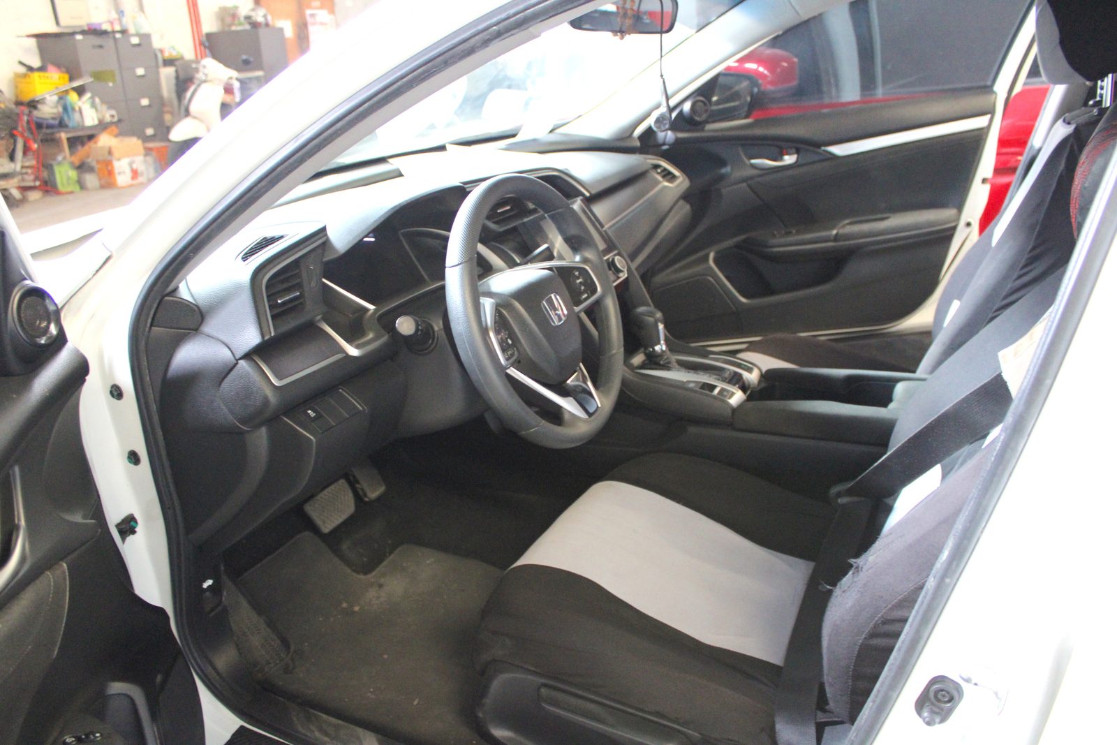 2018 Honda Civic, A/T, Gas, 165T photo 13