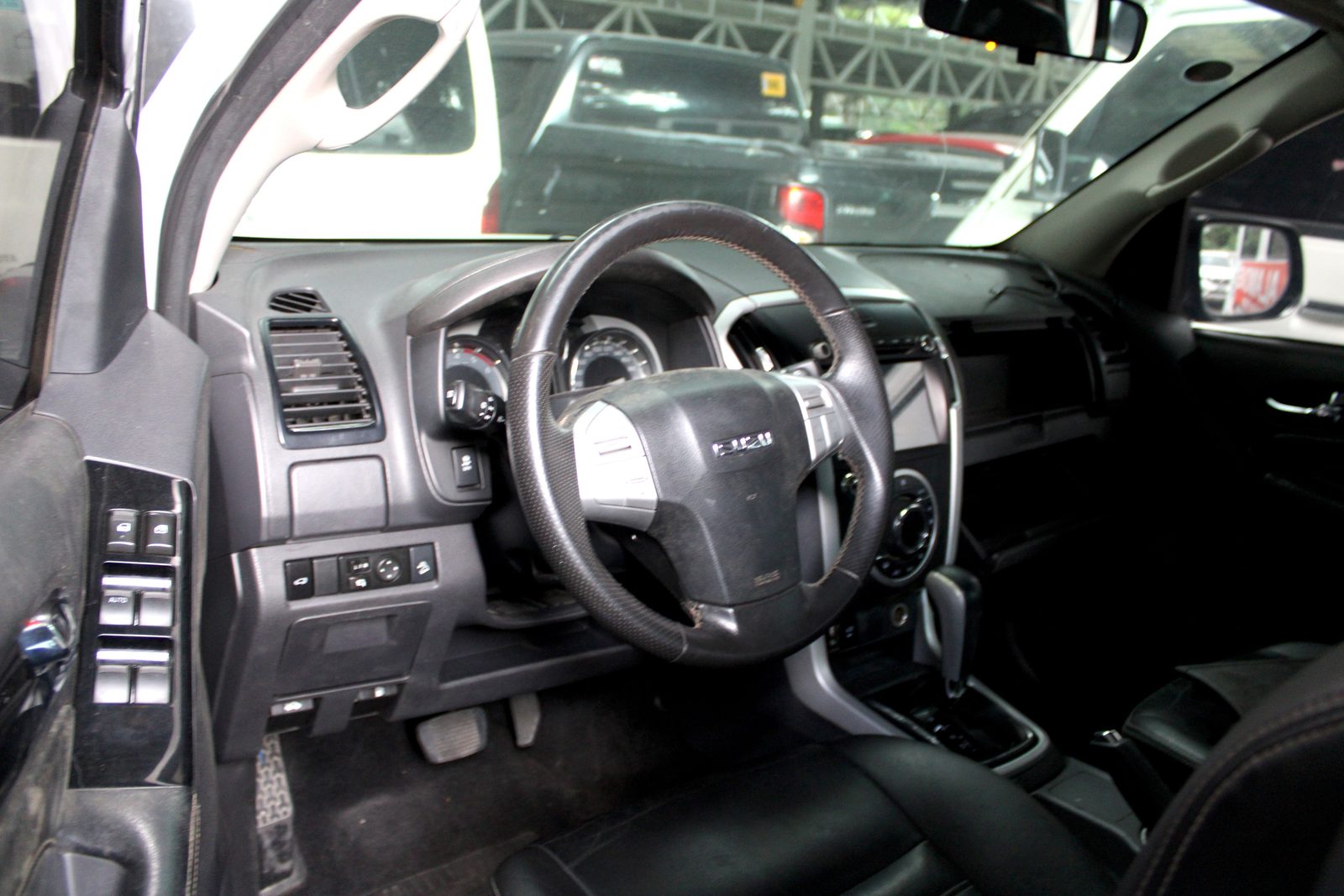 2018 Isuzu MU-X LS-A 4x2 3.0, AT, DSL 146T photo 9