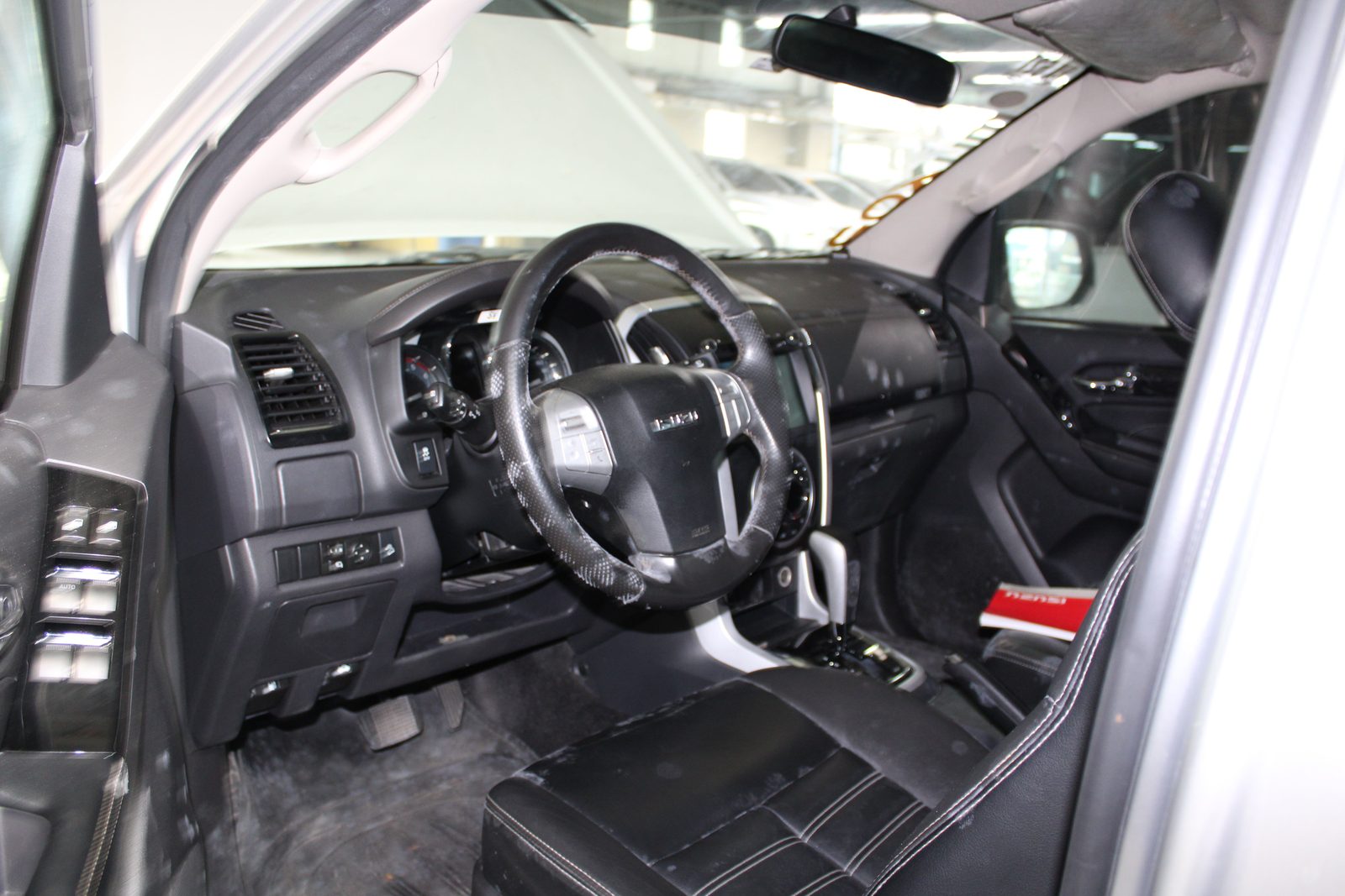 2018 Isuzu MU-X LS-A 4x2 3.0, AT, DSL 76T photo 8