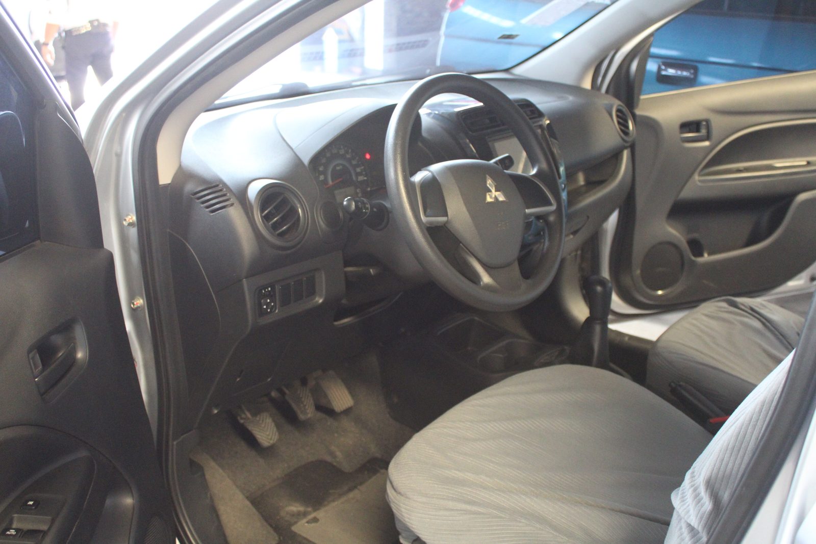 2018 Mitsubishi Mirage G4 GLX, MT, 68T photo 6