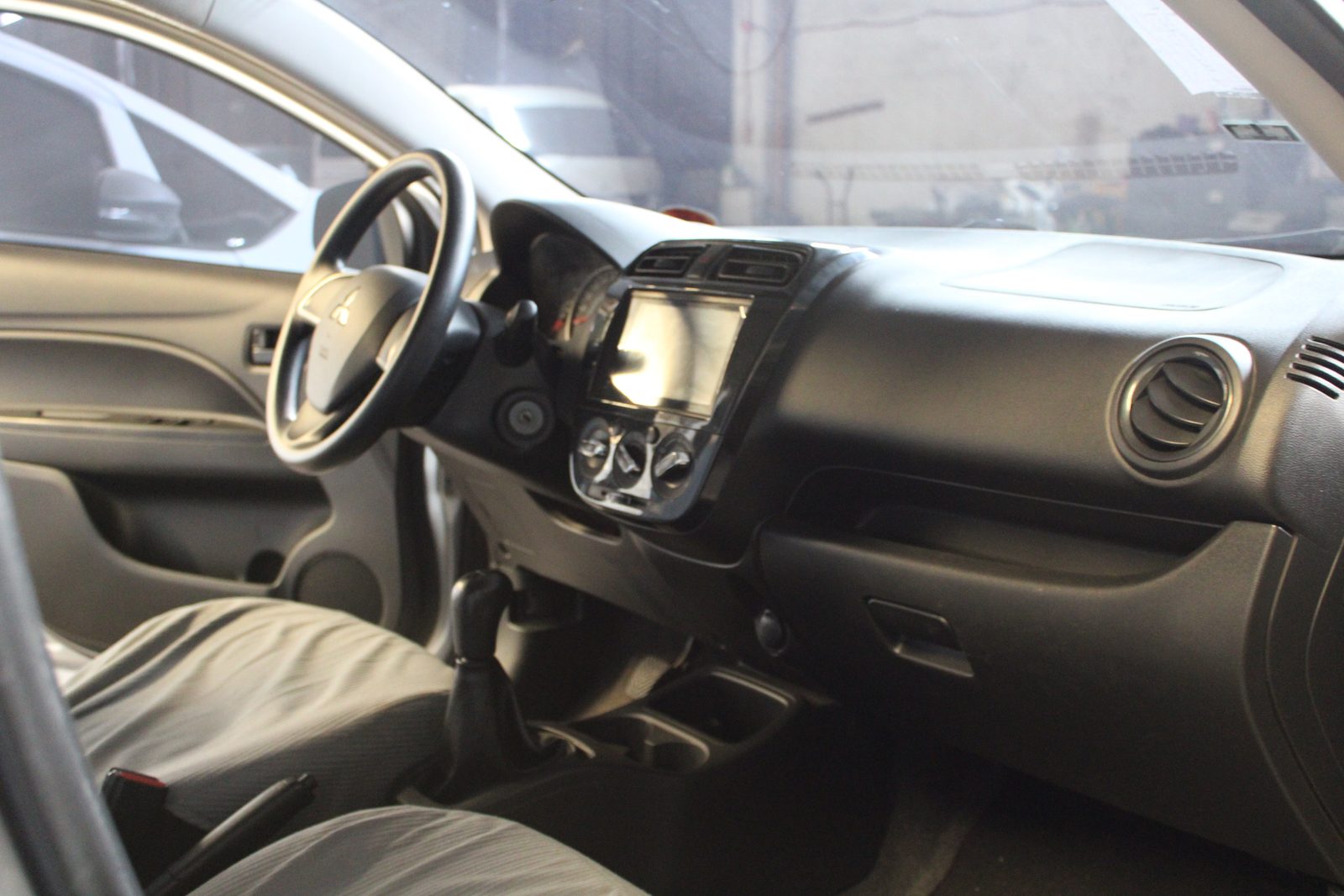 2018 Mitsubishi Mirage G4 GLX, MT, 68T photo 11