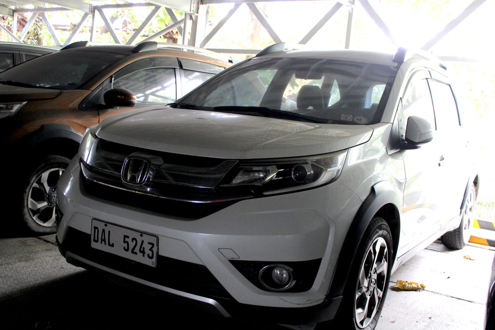 2019 Honda BR-V 1.5 V NAVI CVT, A/T, GAS 102T photo 3