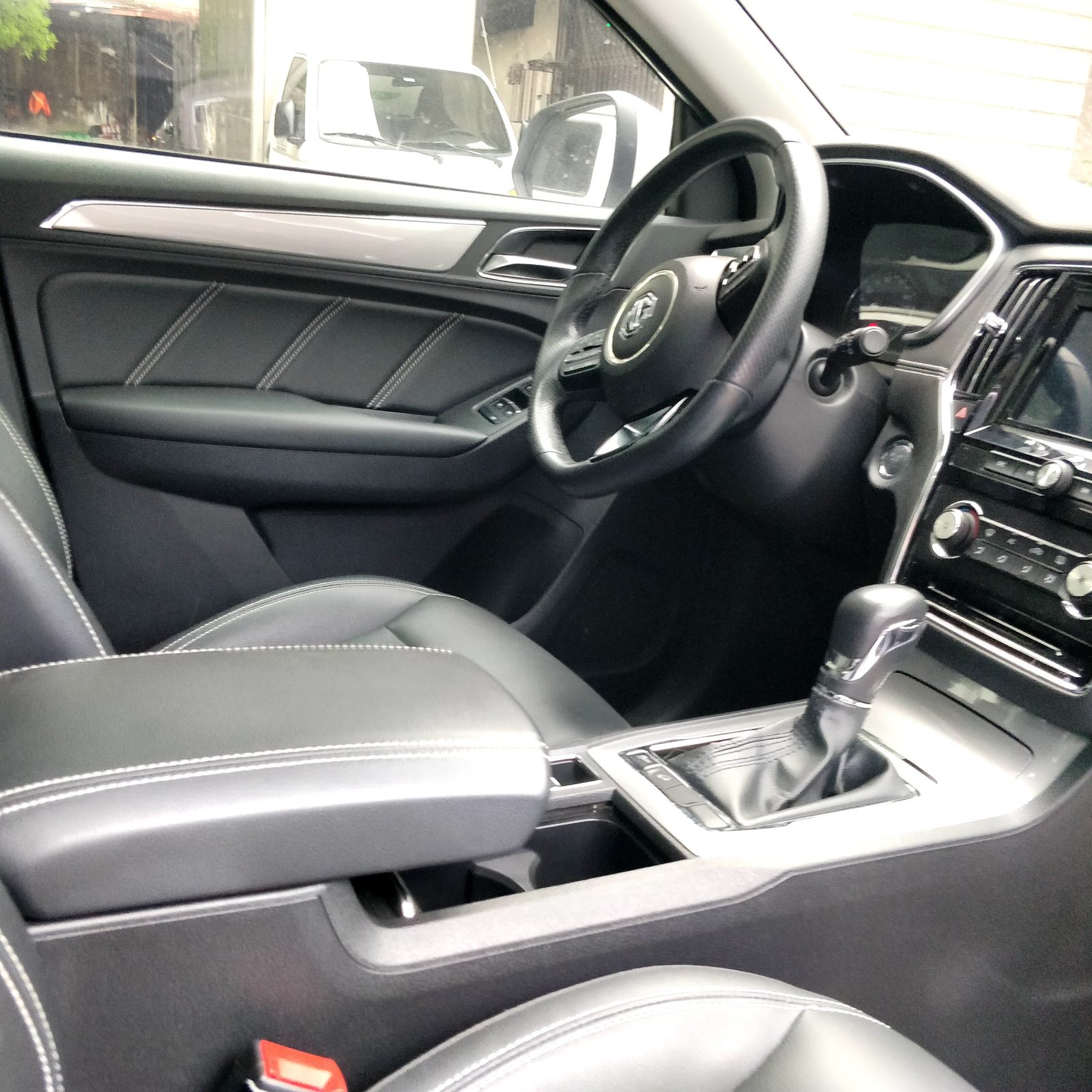 2019 MG	RX5 Alpha, AT, GAS 19T photo 10