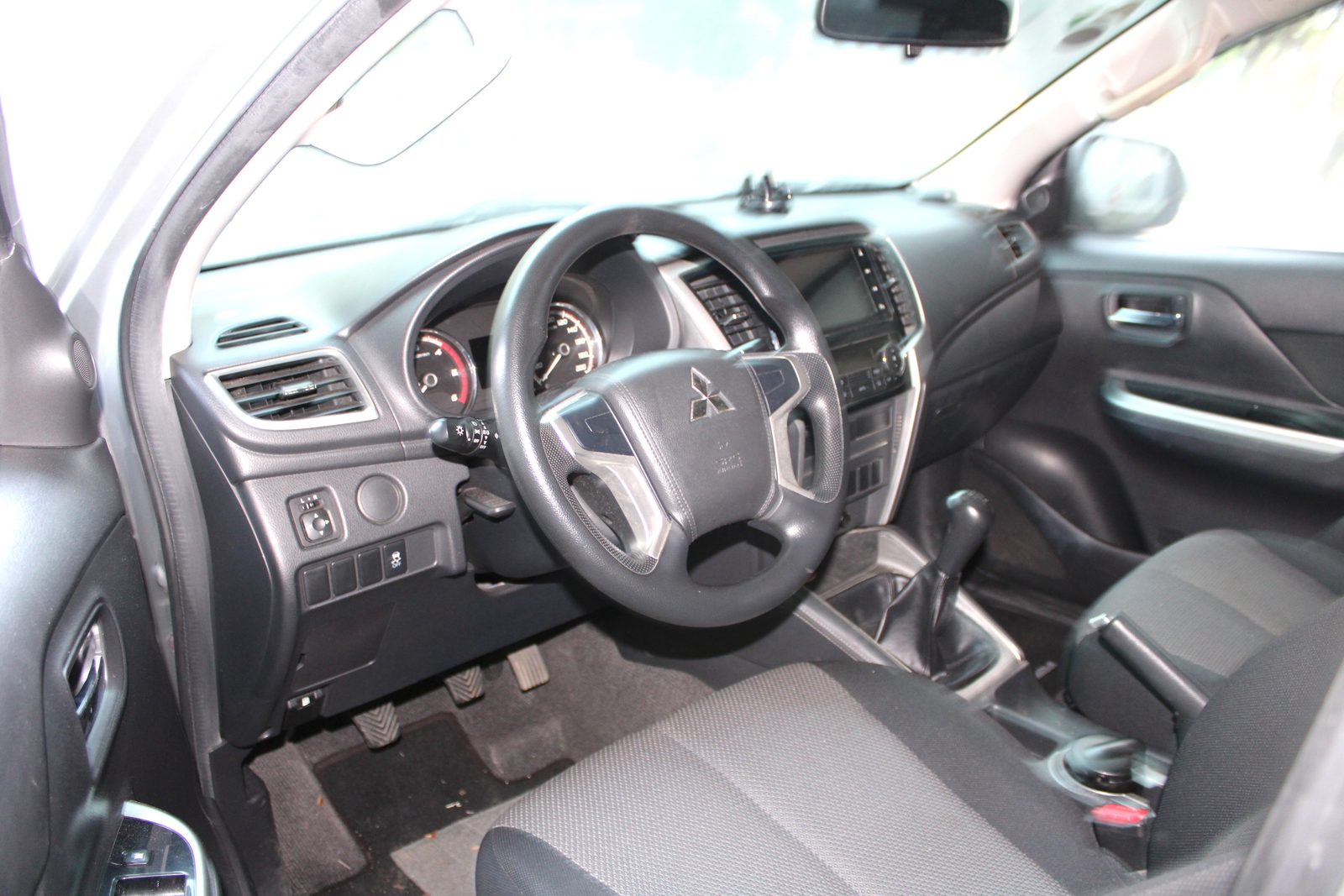 2019 Mitsubishi Strada GLX Plus 4x2 2.4D, MT, DSL 59T photo 9