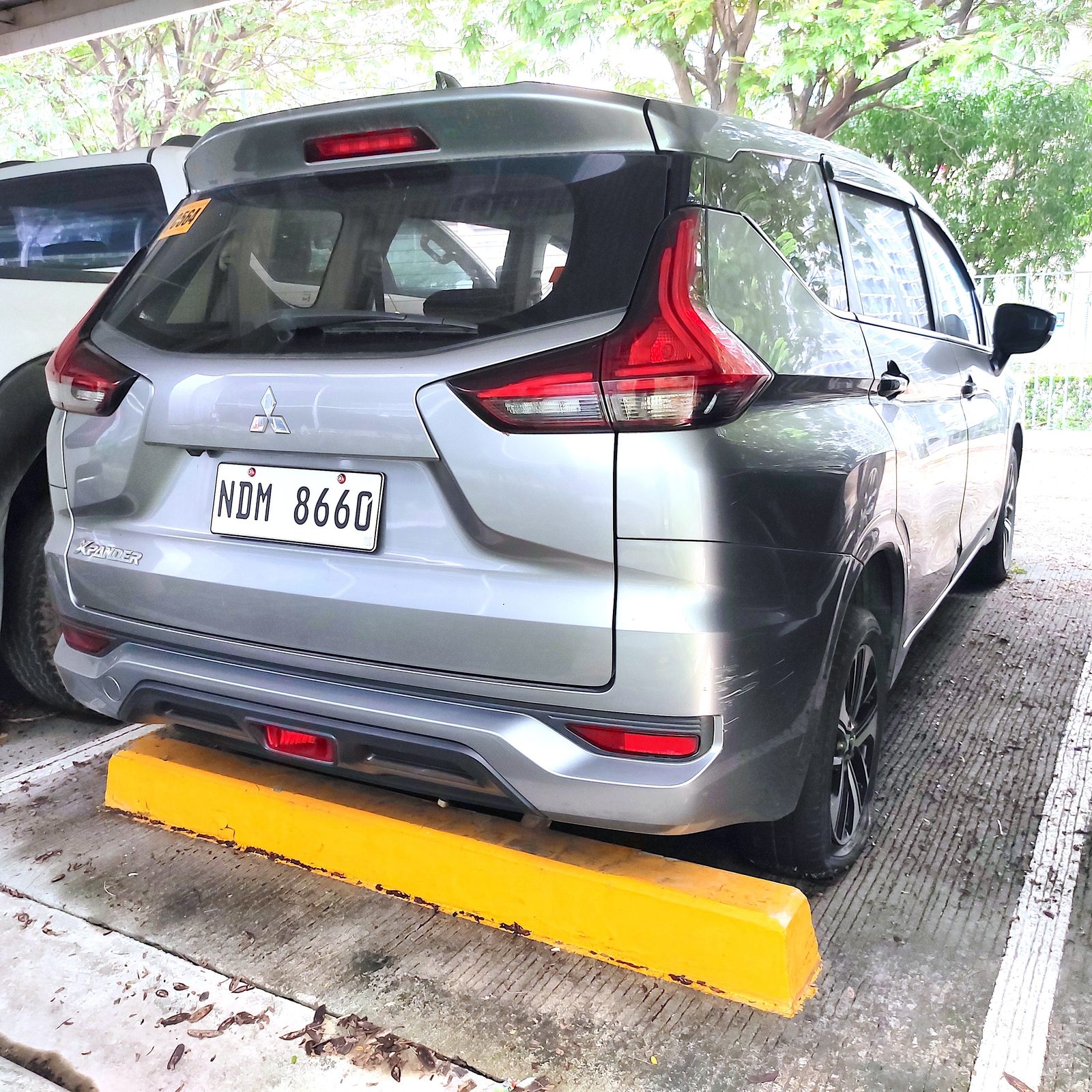 2019 Mitsubishi Xpander GLX Plus 1.5G 2WD AT Gas photo 3