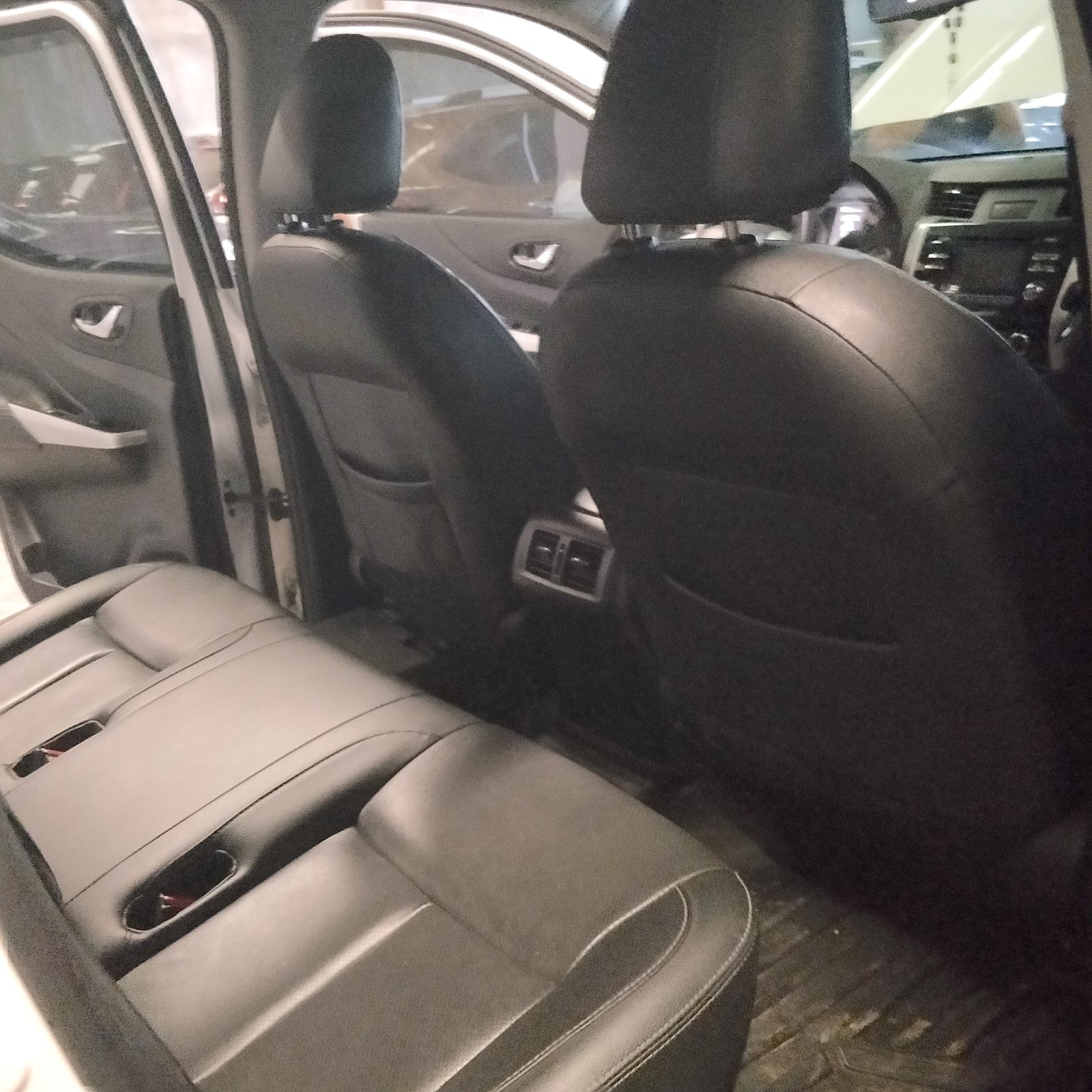 2019 Nissan Navara 4X4, A/T, Diesel, 91T photo 11
