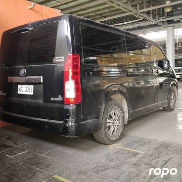 2019 Toyota Hiace GL Grandia 2.8 MT DSL 52T photo 4