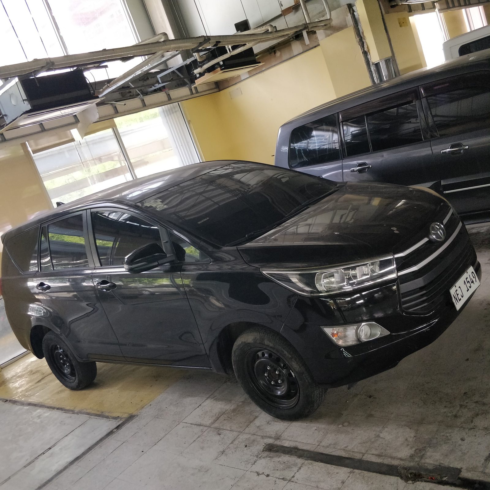 2019 Toyota Innova 2.8 E AT DSL 30T photo 2